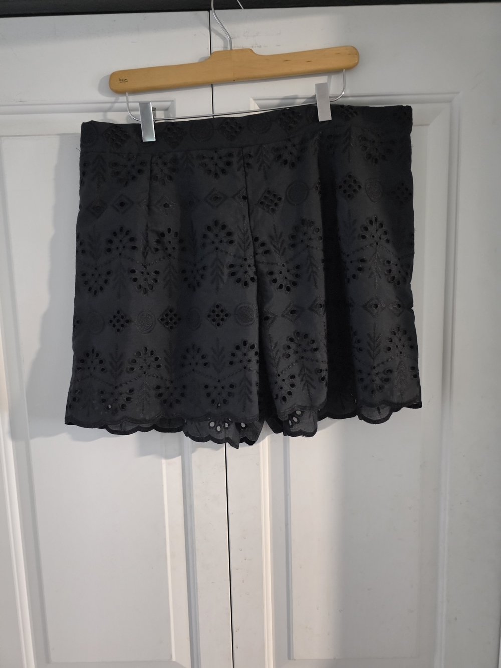 Black Eyelet Scallop Hem Shorts